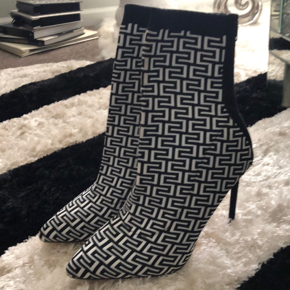 Abstract Print Boot